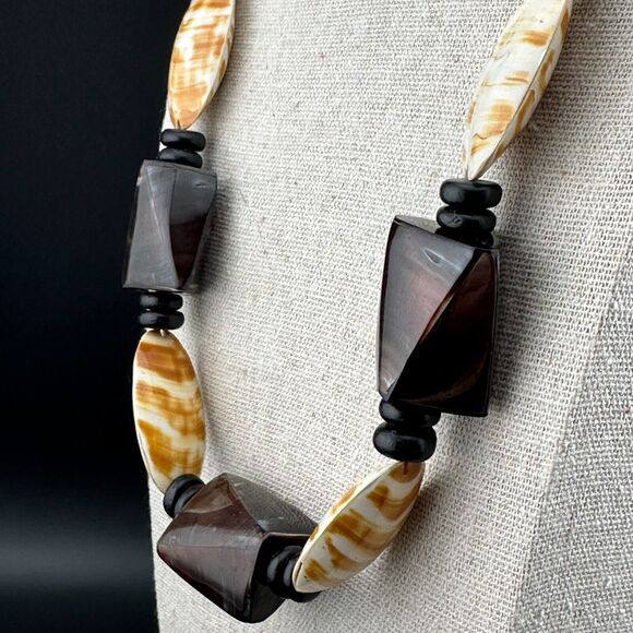 Vintage Handmade Chunky Seashell Coconut Shell Beads Necklace MOP 11" Black Tan - Picture 4 of 9